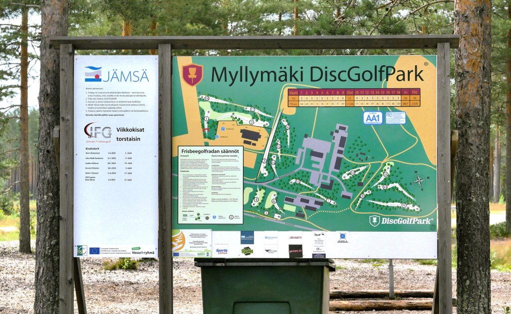 Myllymäki DickGolfParkin opastetaulu.