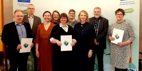 Kuvassa Keski-Suomen Leader-ryhmien toiminnanjohtajat ja hallitusten puheenjohtajat